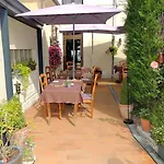 Hotel Logis- & Restaurant Le Montligeon 2*