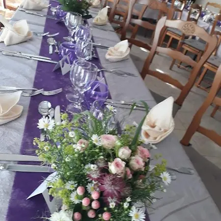Logis- Hotel & Restaurant Le Montligeon Hotel La Chapelle-Montligeon