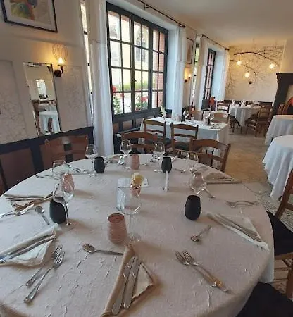 فندق Logis- & Restaurant Le Montligeon La Chapelle-Montligeon