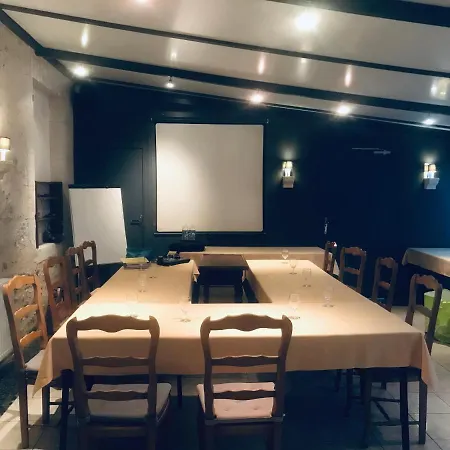 Logis- Hotel & Restaurant Le Montligeon Hotel 2*