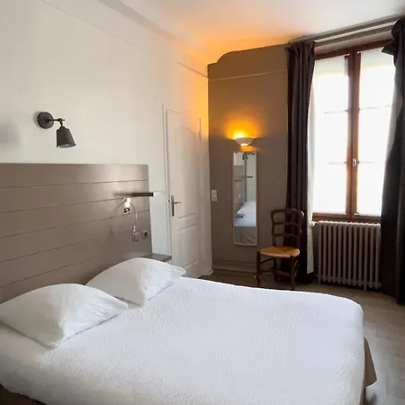 Logis- Hotel & Restaurant Le Montligeon 2*