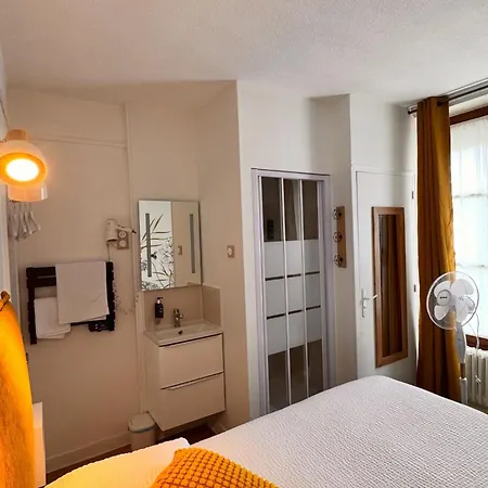 Logis- & Restaurant Le Montligeon Hotel La Chapelle-Montligeon