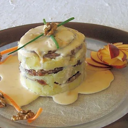 Hotel Logis- Hotel & Restaurant Le Montligeon 2*