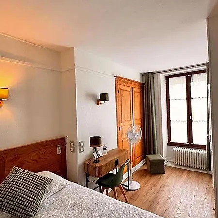 Hotel Logis- Hotel & Restaurant Le Montligeon La Chapelle-Montligeon