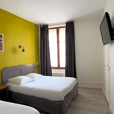 Logis- Hotel & Restaurant Le Montligeon 2*