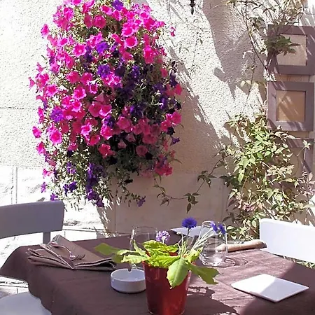 Logis- Hotel & Restaurant Le Montligeon Hotel