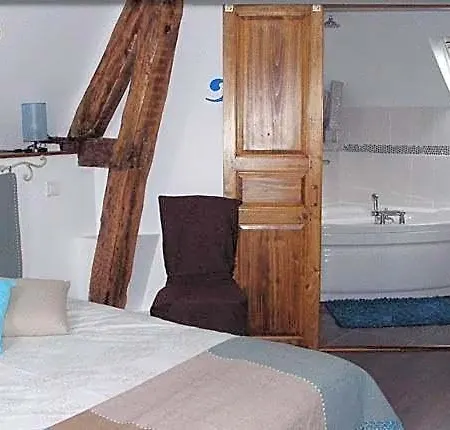 Logis- Hotel & Restaurant Le Montligeon Hotel