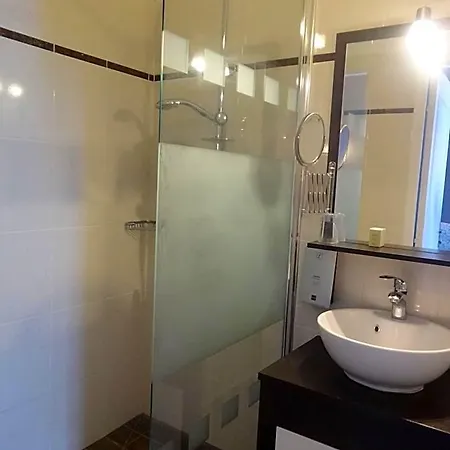 Hotel Logis- Hotel & Restaurant Le Montligeon 2*