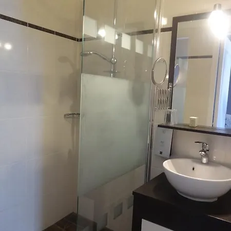 Hotel Logis- Hotel & Restaurant Le Montligeon