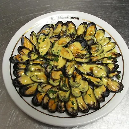 Logis- Hotel & Restaurant Le Montligeon Hotel