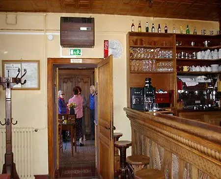 Отель Logis- & Restaurant Le Montligeon