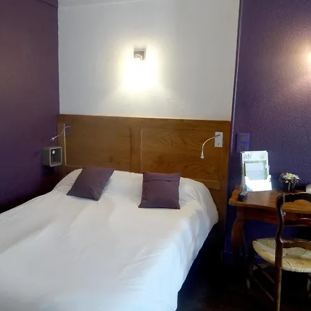 Logis- Hotel & Restaurant Le Montligeon 2* La Chapelle-Montligeon