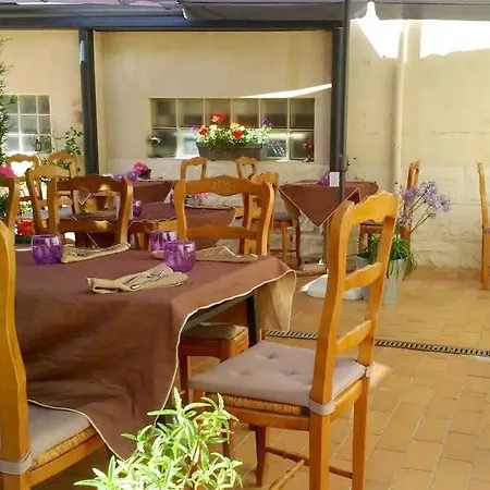 Hotel Logis- Hotel & Restaurant Le Montligeon La Chapelle-Montligeon