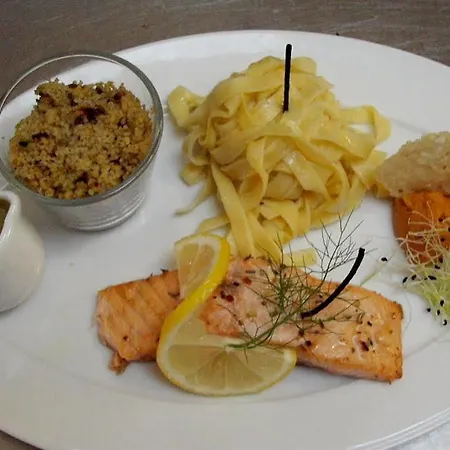 فندق Logis- & Restaurant Le Montligeon