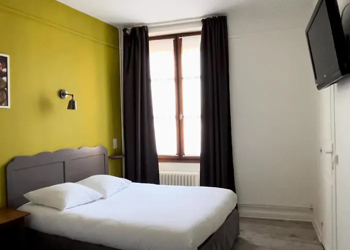 호텔 Logis- & Restaurant Le Montligeon La Chapelle-Montligeon