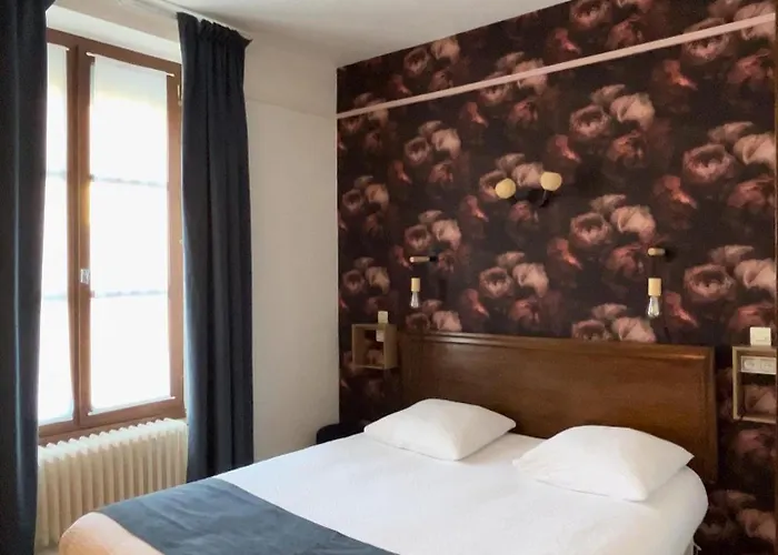 호텔 Logis- & Restaurant Le Montligeon 2*