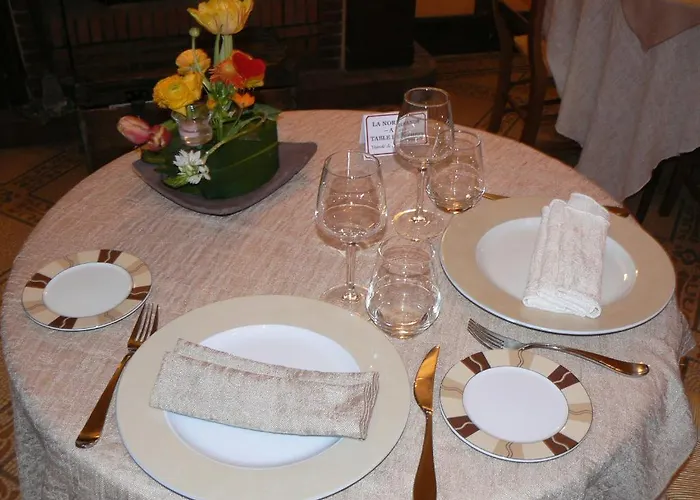 Logis- & Restaurant Le Montligeon 호텔 La Chapelle-Montligeon