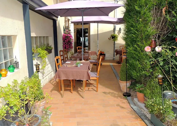 호텔 Logis- & Restaurant Le Montligeon 2*