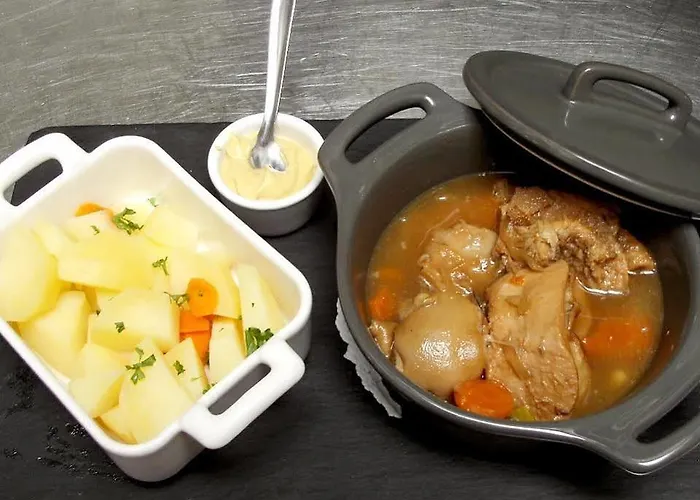 Logis- & Restaurant Le Montligeon 호텔