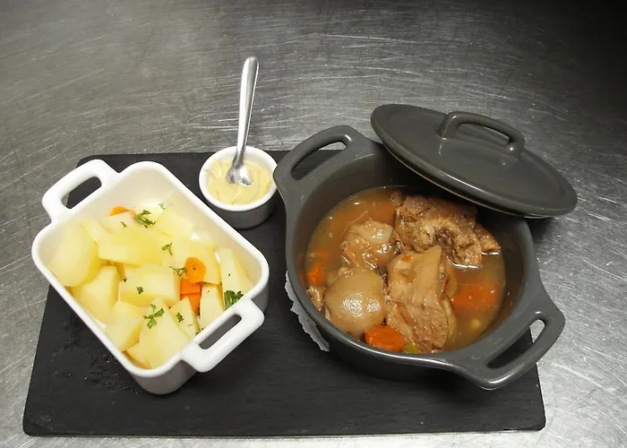 Logis- & Restaurant Le Montligeon 2* La Chapelle-Montligeon